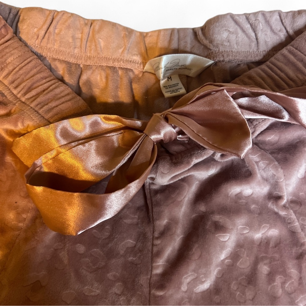 Marilyn Monroe Blush Velvet Leopard Print Lounge/SleepPants - Picture 3 of 5